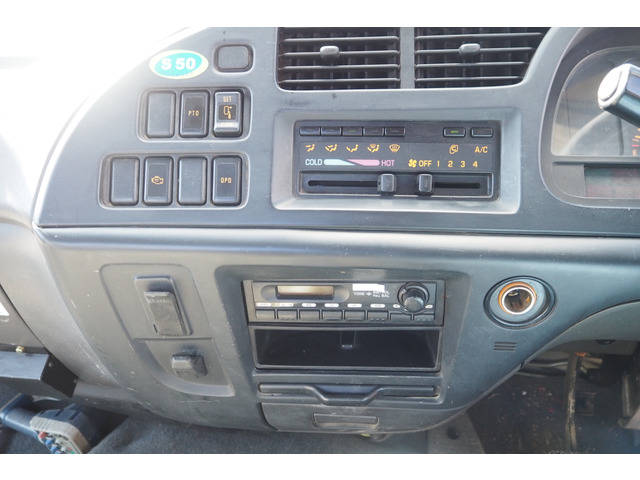 いすゞフォワードクレーン3段中型（4t）[写真35]