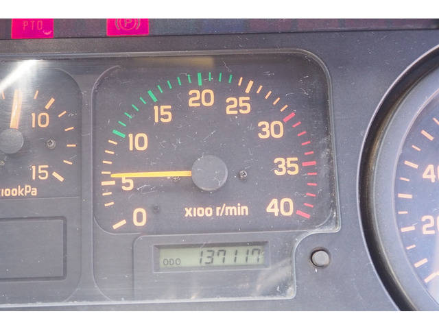 いすゞフォワードクレーン3段中型（4t）[写真39]