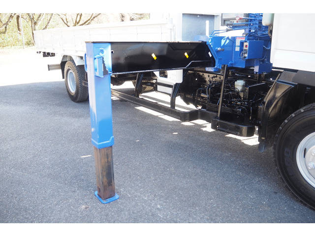 いすゞフォワードクレーン3段中型（4t）[写真05]