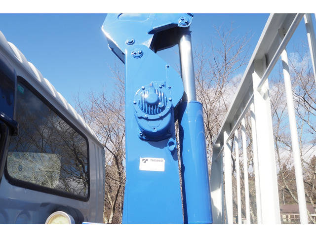 いすゞフォワードクレーン3段中型（4t）[写真08]