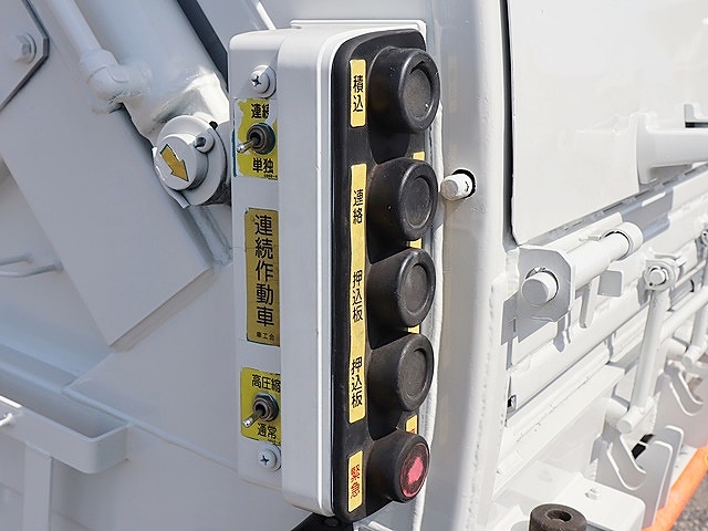 いすゞエルフパッカー車（塵芥車）小型（2t・3t）[写真13]