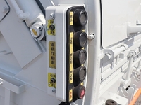 いすゞエルフパッカー車（塵芥車）小型（2t・3t）[写真13]