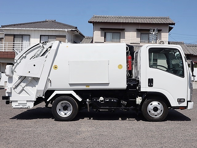 いすゞエルフパッカー車（塵芥車）小型（2t・3t）[写真05]
