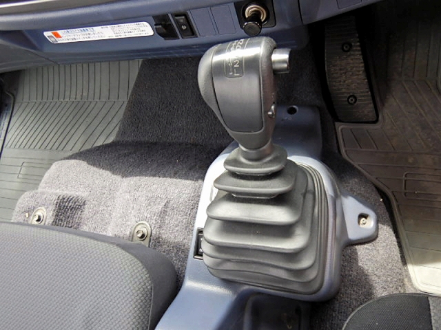 日野レンジャーアルミブロック中型（4t）[写真13]