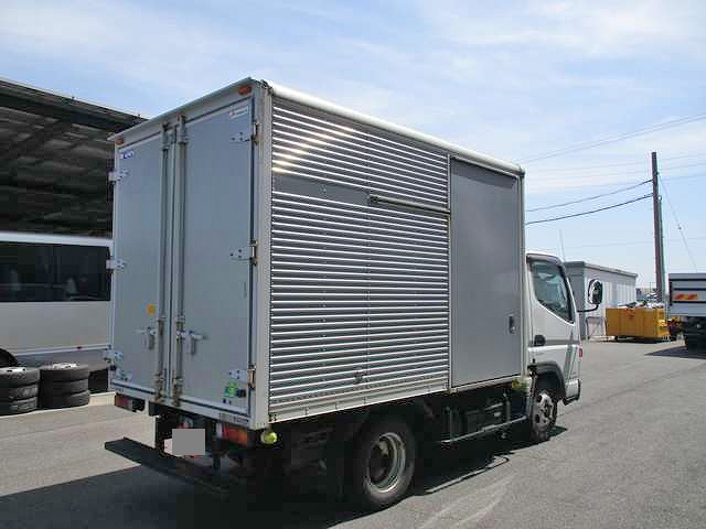 三菱ふそうキャンターアルミバン小型（2t・3t）[写真02]