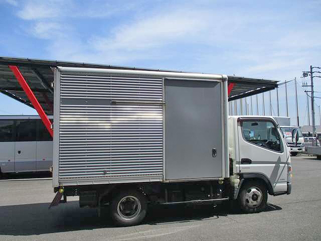 三菱ふそうキャンターアルミバン小型（2t・3t）[写真06]