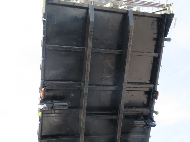 いすゞギガダンプ大型（10t）[写真17]