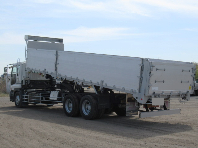 いすゞギガダンプ大型（10t）[写真02]