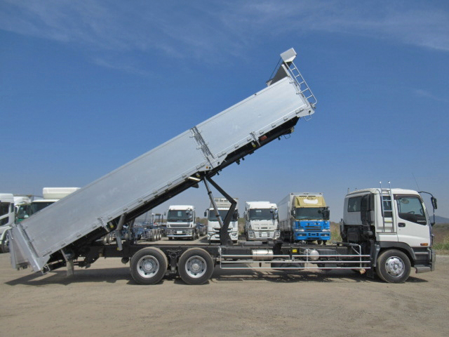 いすゞギガダンプ大型（10t）[写真06]