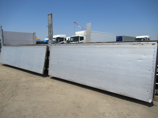 いすゞギガダンプ大型（10t）[写真09]