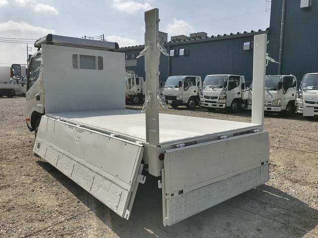 日野デュトロ平ボディ小型（2t・3t）[写真03]