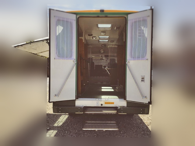 いすゞエルフその他の形状小型（2t・3t）[写真09]