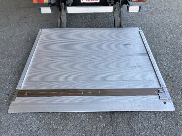 いすゞエルフアルミバン小型（2t・3t）[写真18]