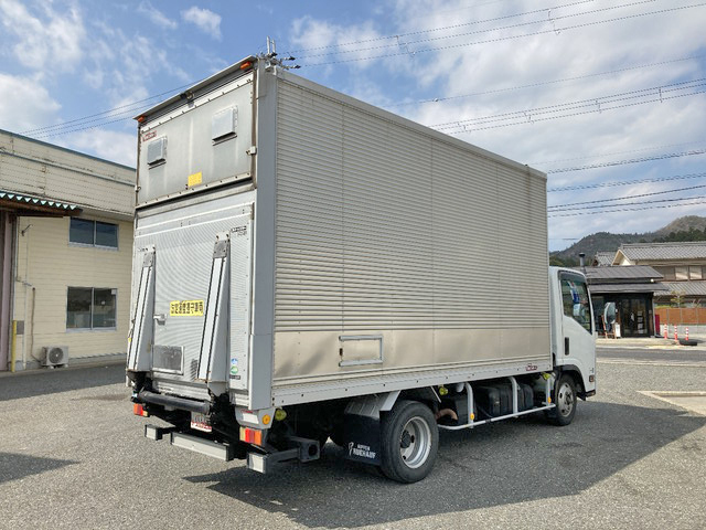 いすゞエルフアルミバン小型（2t・3t）[写真02]