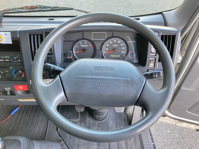 いすゞエルフアルミバン小型（2t・3t）[写真36]