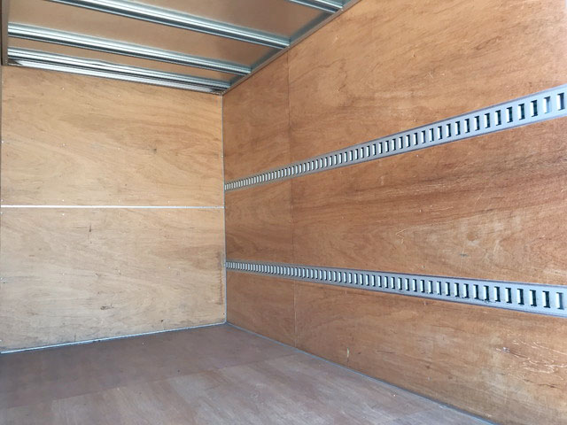 いすゞエルフアルミバン小型（2t・3t）[写真12]