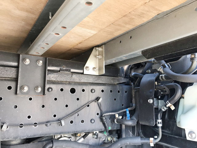 いすゞエルフアルミバン小型（2t・3t）[写真18]