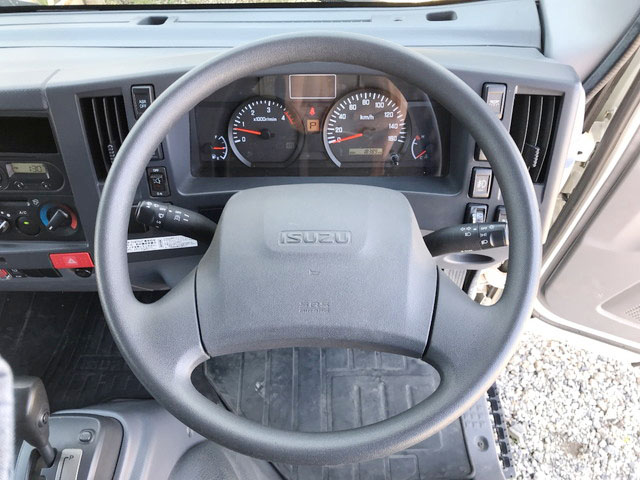 いすゞエルフアルミバン小型（2t・3t）[写真38]
