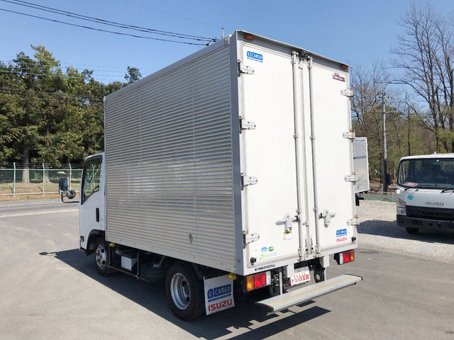 いすゞエルフアルミバン小型（2t・3t）[写真04]