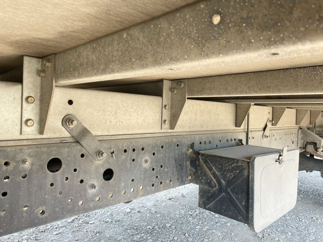 三菱ふそうキャンターアルミバン小型（2t・3t）[写真19]