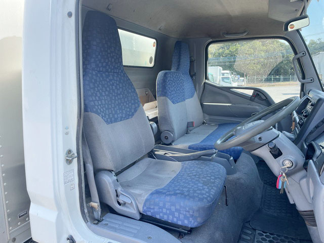 三菱ふそうキャンターアルミバン小型（2t・3t）[写真29]