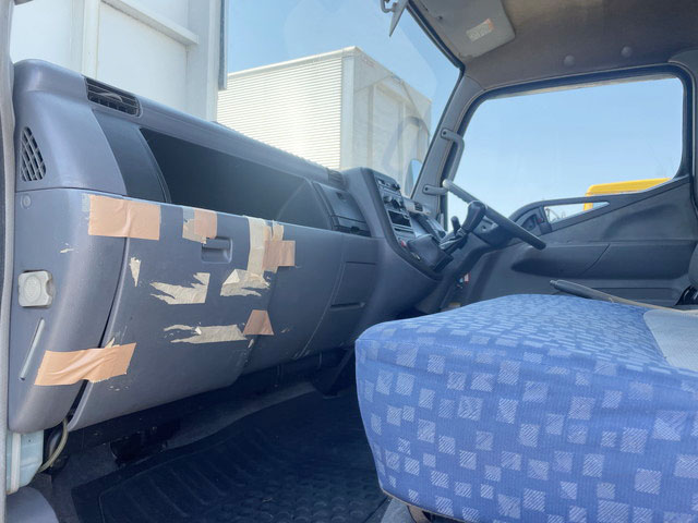 三菱ふそうキャンターアルミバン小型（2t・3t）[写真31]