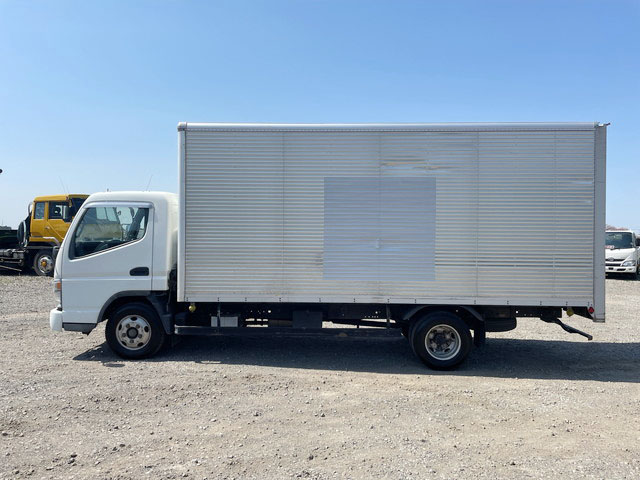 三菱ふそうキャンターアルミバン小型（2t・3t）[写真05]