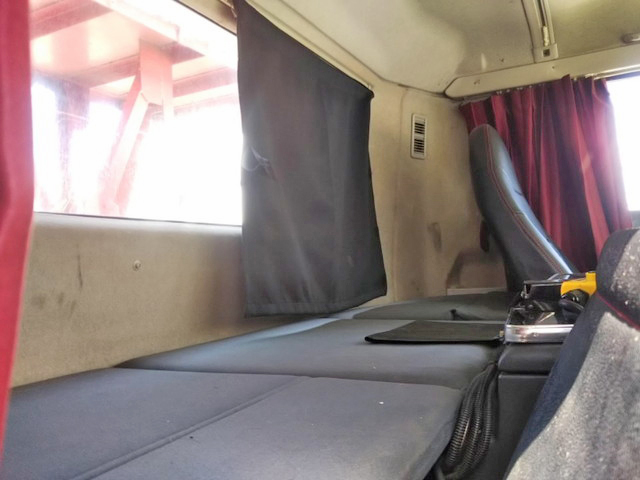 三菱ふそうスーパーグレートコンテナ専用車大型（10t）[写真31]