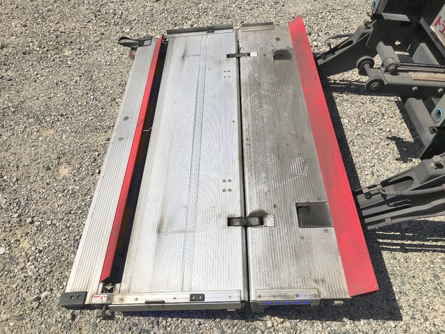 いすゞエルフパネルバン小型（2t・3t）[写真19]