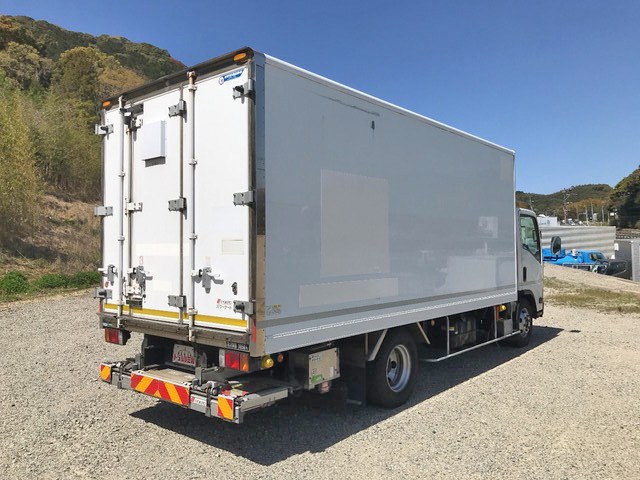 いすゞエルフパネルバン小型（2t・3t）[写真02]