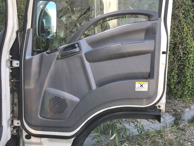 いすゞエルフパネルバン小型（2t・3t）[写真30]