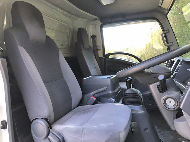 いすゞエルフパネルバン小型（2t・3t）[写真34]