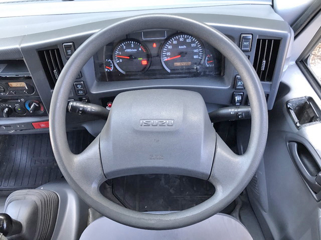 いすゞエルフパネルバン小型（2t・3t）[写真37]