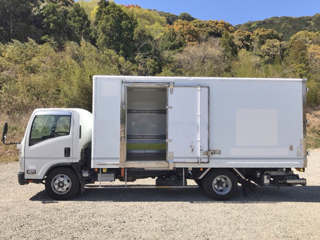 いすゞエルフパネルバン小型（2t・3t）[写真05]