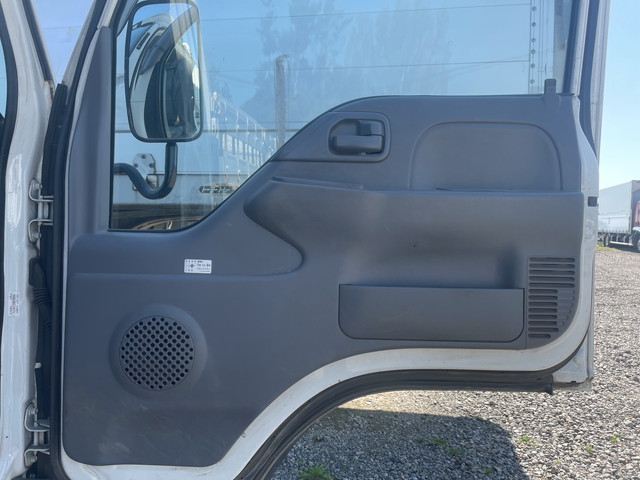 いすゞエルフ平ボディ小型（2t・3t）[写真27]