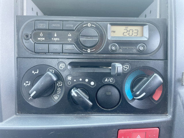 いすゞエルフ平ボディ小型（2t・3t）[写真33]