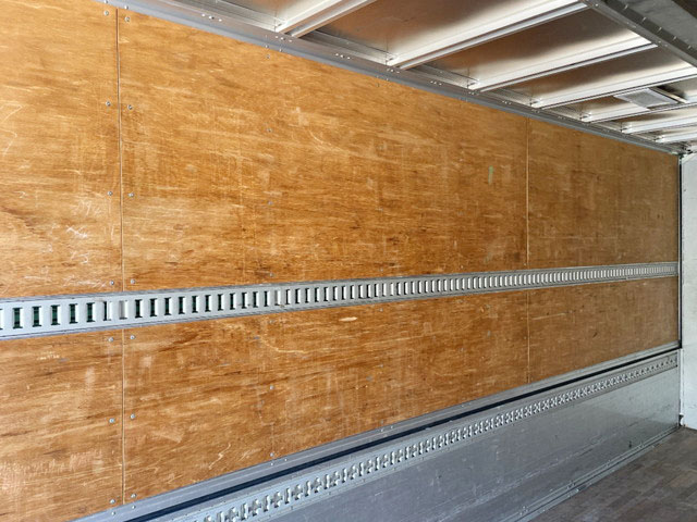 いすゞフォワードアルミウイング中型（4t）[写真10]