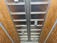 いすゞフォワードアルミウイング中型（4t）[写真12]