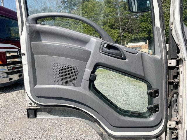 いすゞフォワードアルミウイング中型（4t）[写真26]