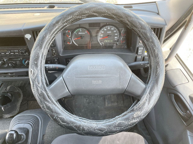 いすゞフォワードアルミウイング中型（4t）[写真36]