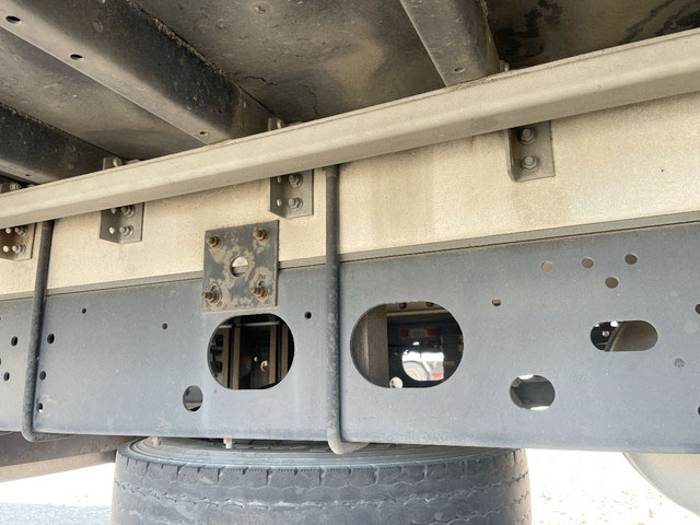 いすゞフォワードアルミウイング中型（4t）[写真17]