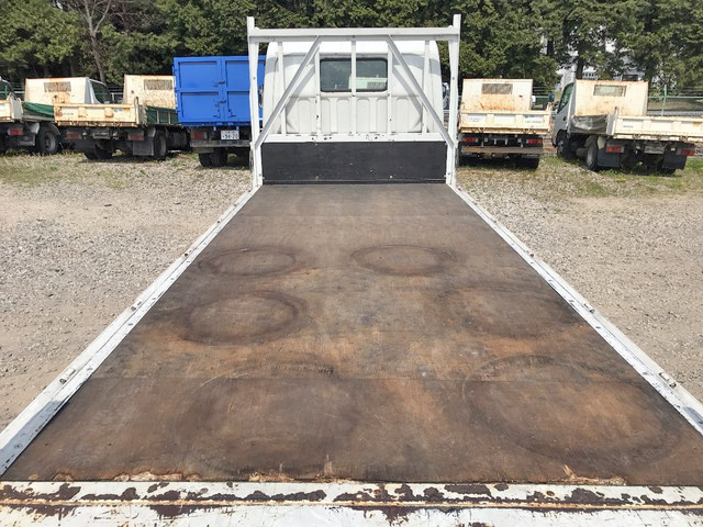 三菱ふそうキャンター平ボディ小型（2t・3t）[写真10]