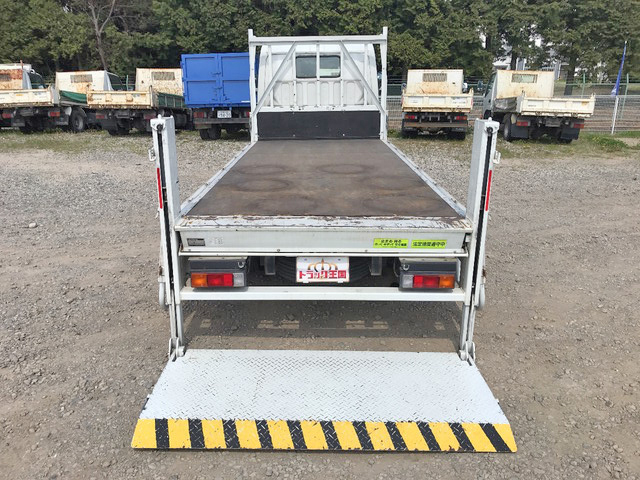 三菱ふそうキャンター平ボディ小型（2t・3t）[写真15]