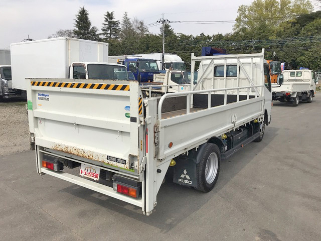 三菱ふそうキャンター平ボディ小型（2t・3t）[写真02]