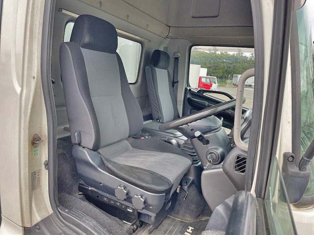 日野レンジャーアルミウイング中型（4t）[写真30]