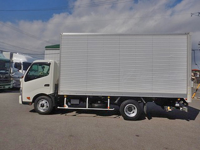 日野デュトロアルミバン小型（2t・3t）[写真04]