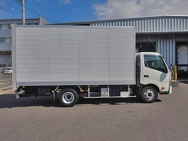 日野デュトロアルミバン小型（2t・3t）[写真06]