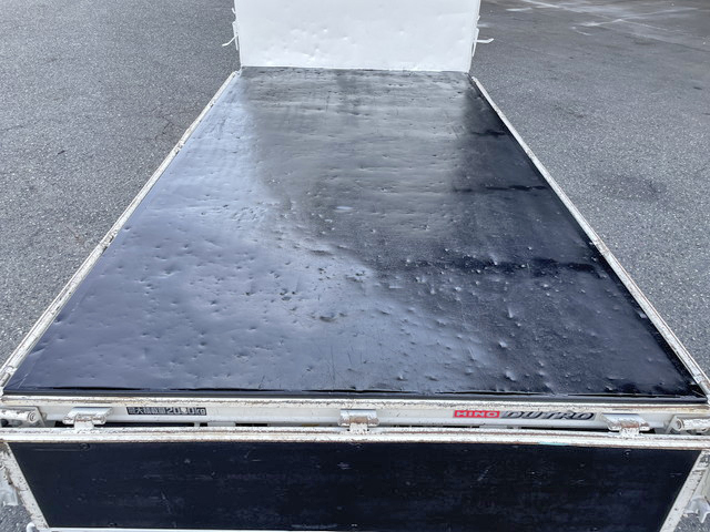 日野デュトロ平ボディ小型（2t・3t）[写真13]