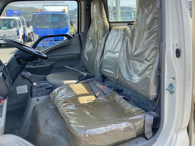 日野デュトロ平ボディ小型（2t・3t）[写真28]