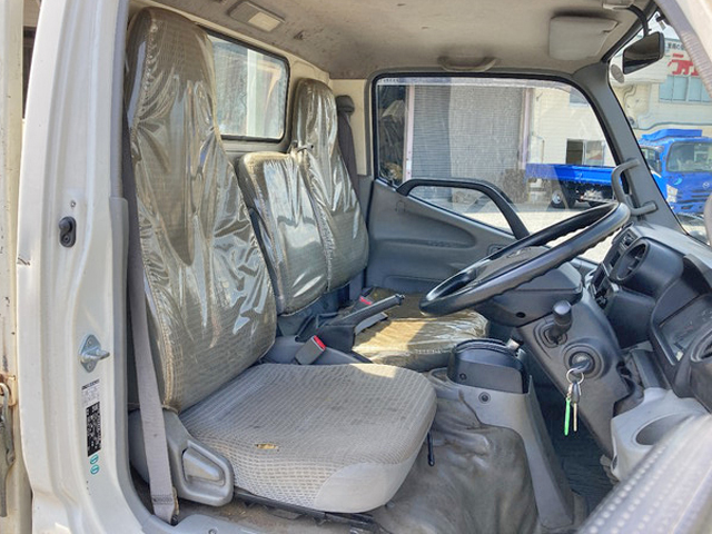 日野デュトロ平ボディ小型（2t・3t）[写真30]